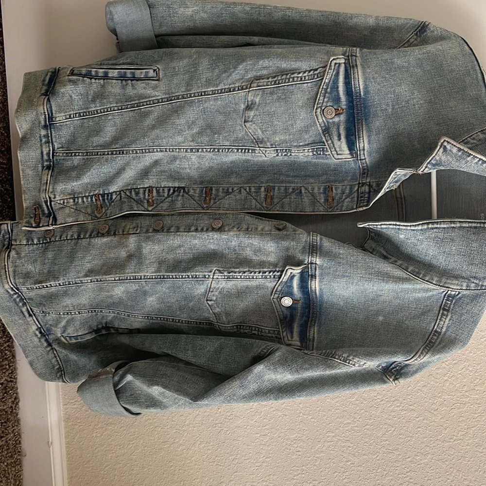 XL Denim Jean Jacket!
